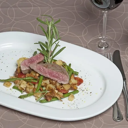 Hotel Restaurant Kromberg 3*